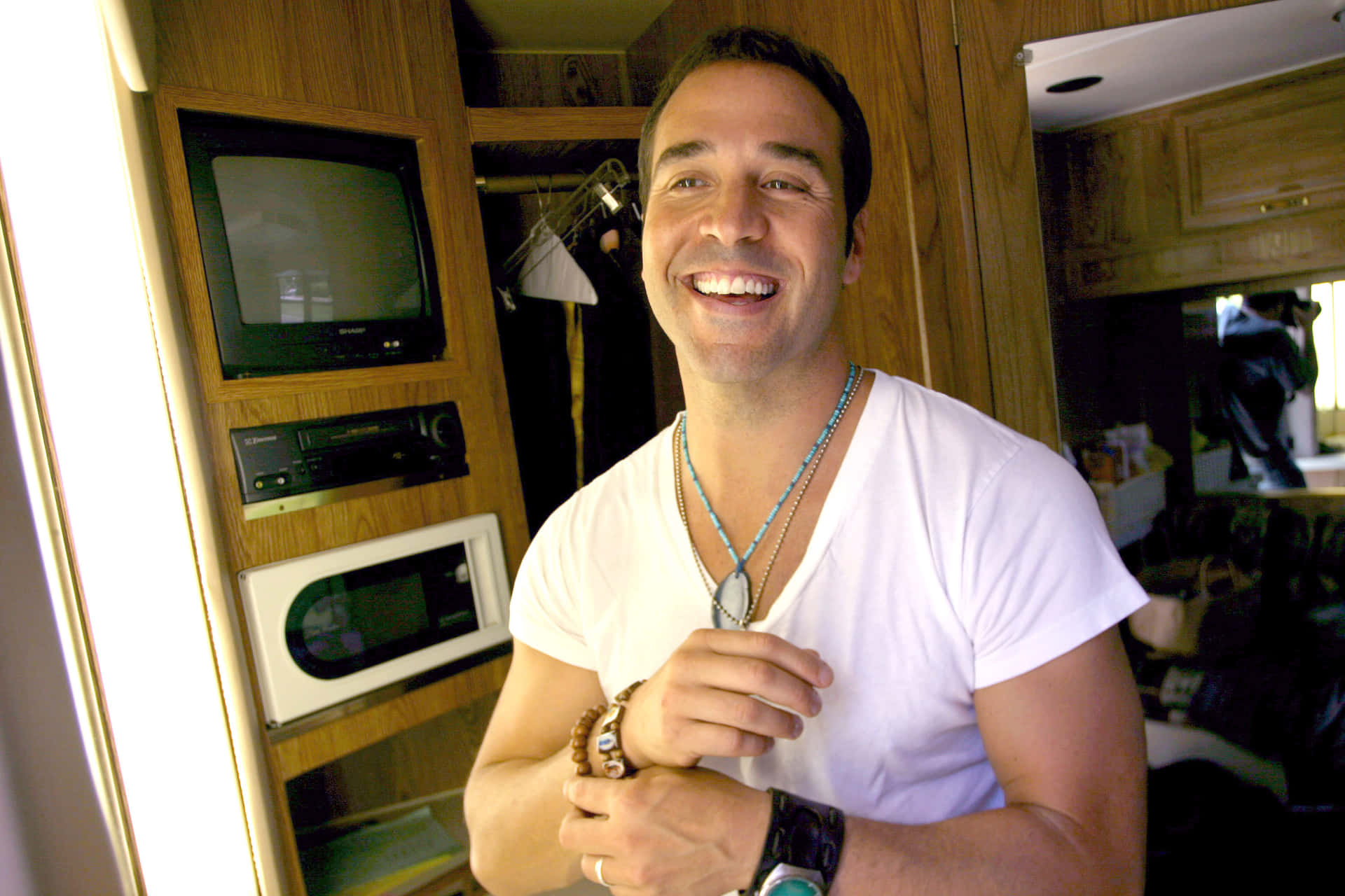 Jeremy Piven 3000 X 2000 Background