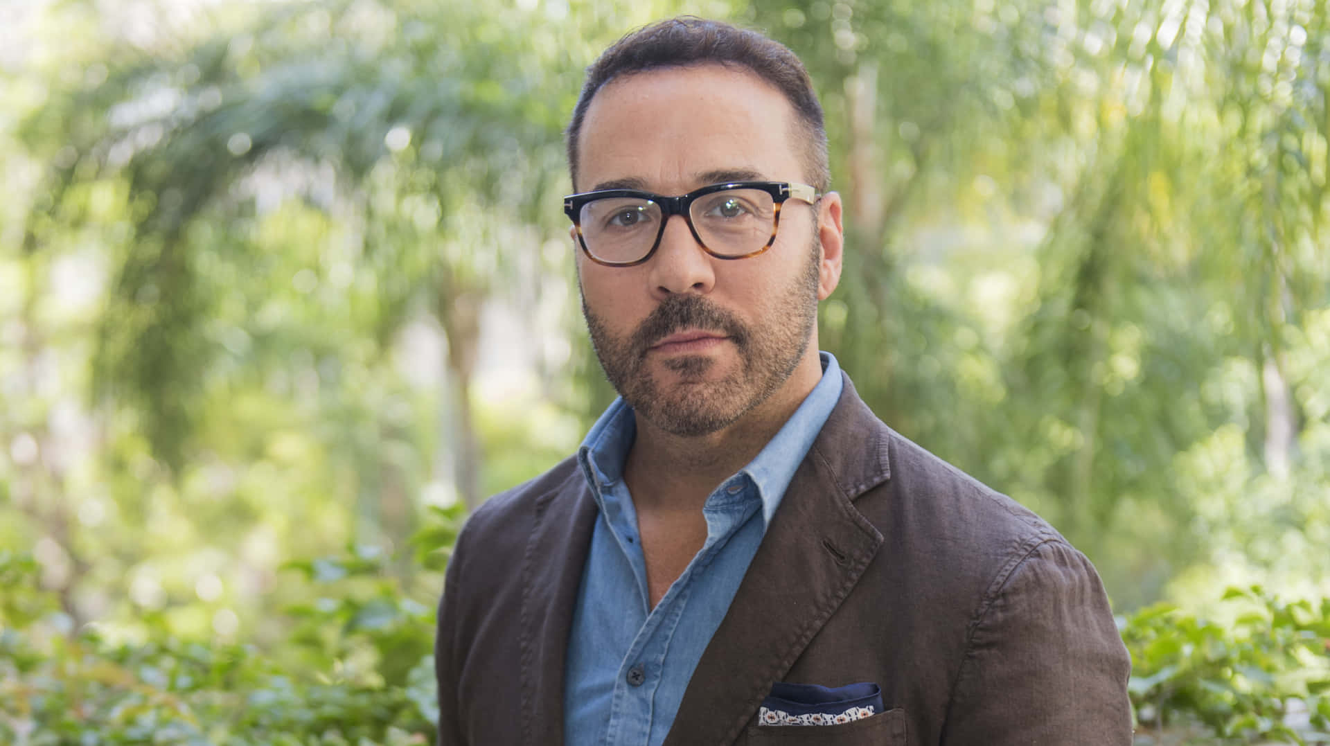 Jeremy Piven 3712 X 2083 Background