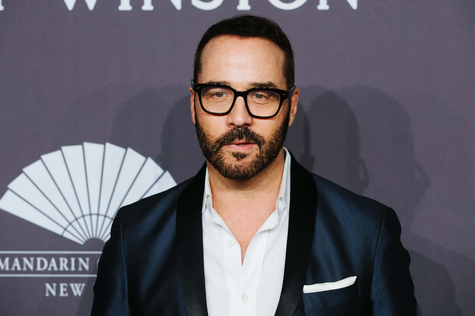 Jeremy Piven 4948 X 3299 Background