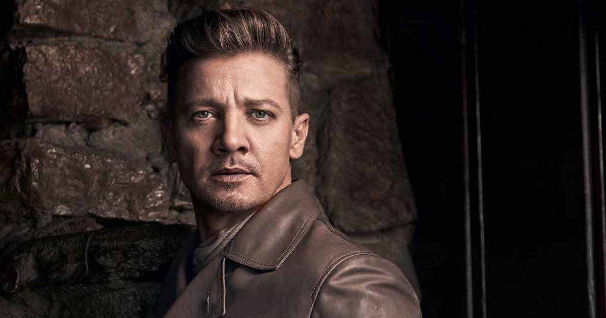 Jeremy Renner In Brown Leather Jacket Background