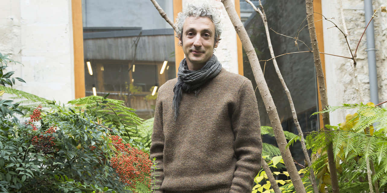 Jérôme Dreyfuss With Sweater And Scarf