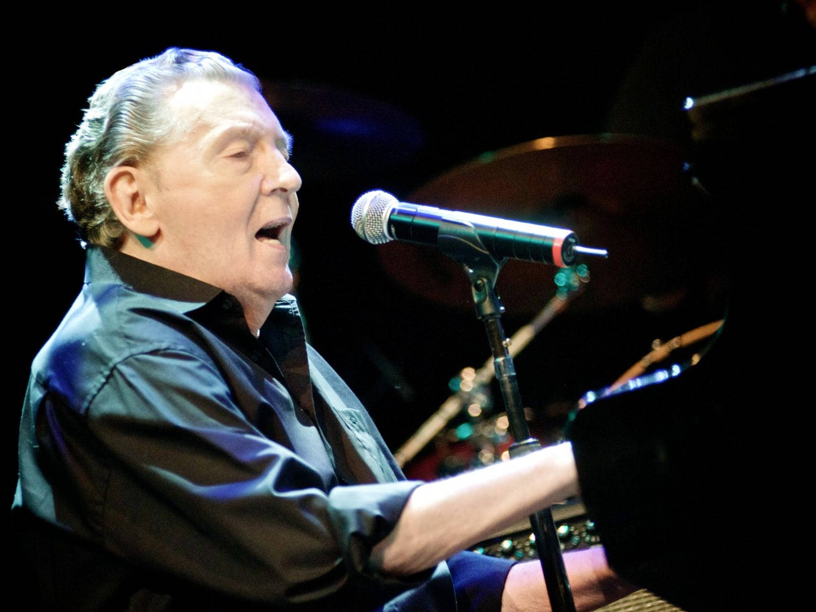 Jerry Lee Lewis Singing With Microphone Piano Background