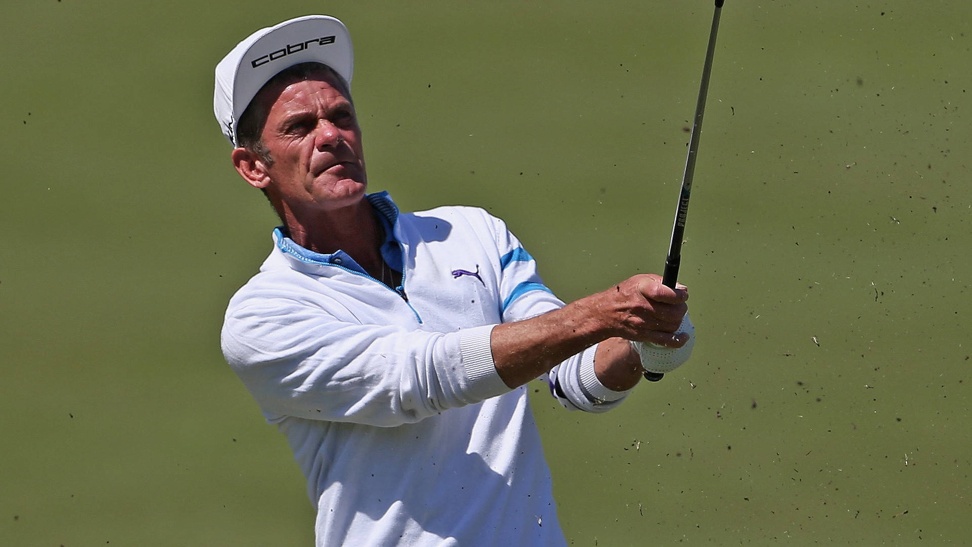 Jesper Parnevik Playing Golf Background