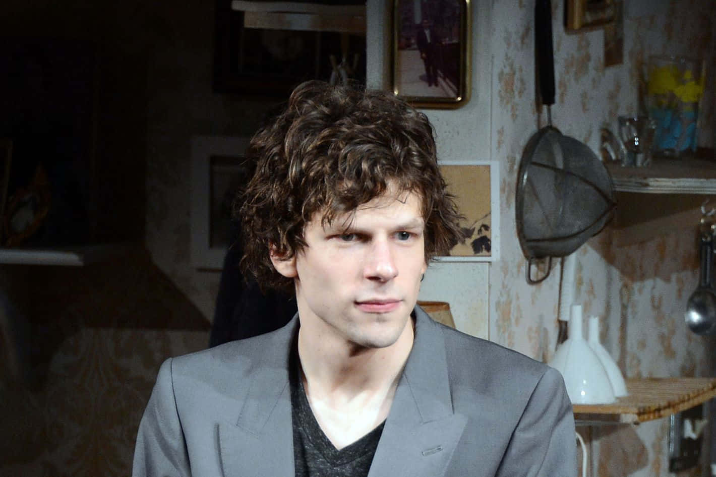 Jesse Eisenberg 1420 X 946 Background