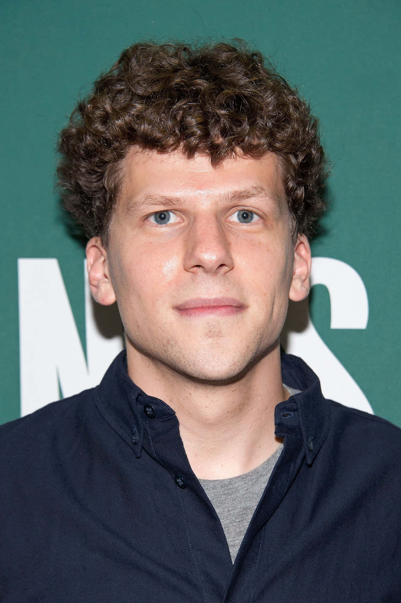 Jesse Eisenberg At The 1997 Golden Globe Awards Background