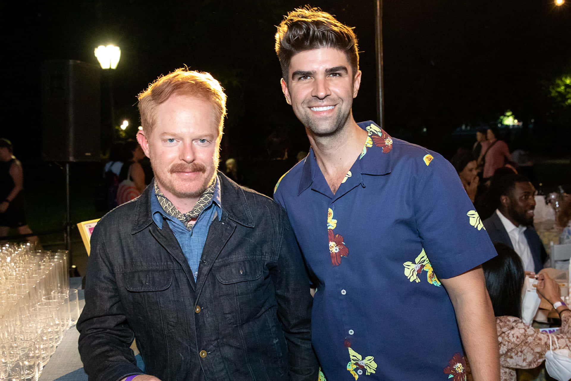 Jesse Tyler Ferguson 2000 X 1333 Background