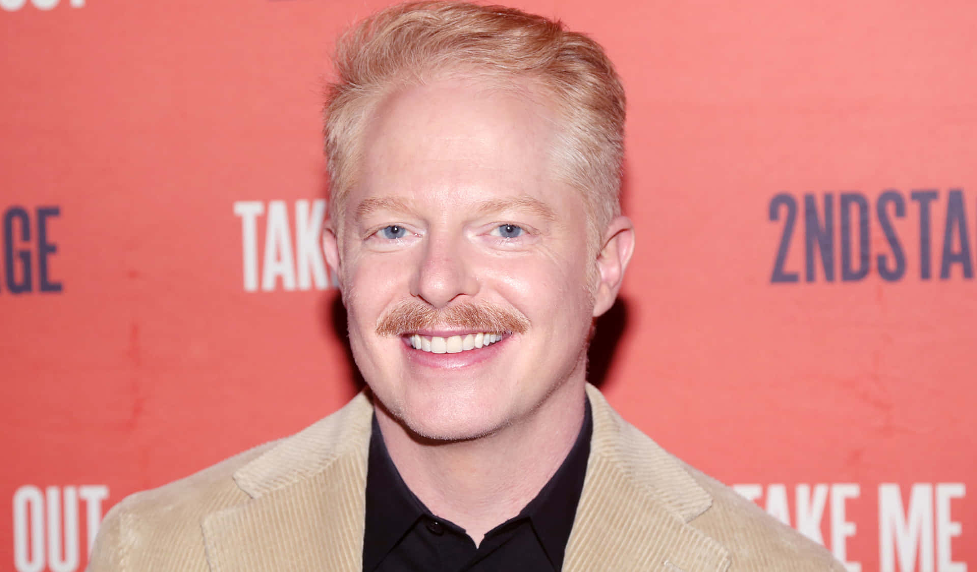 Jesse Tyler Ferguson 2500 X 1465 Background