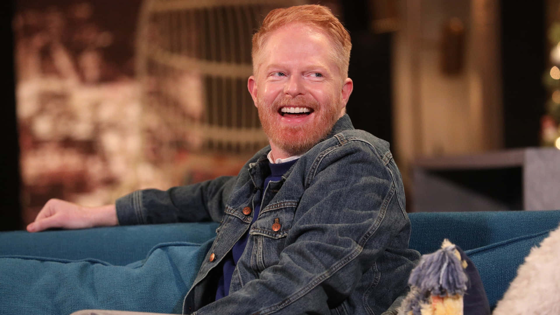 Jesse Tyler Ferguson 2560 X 1440 Background