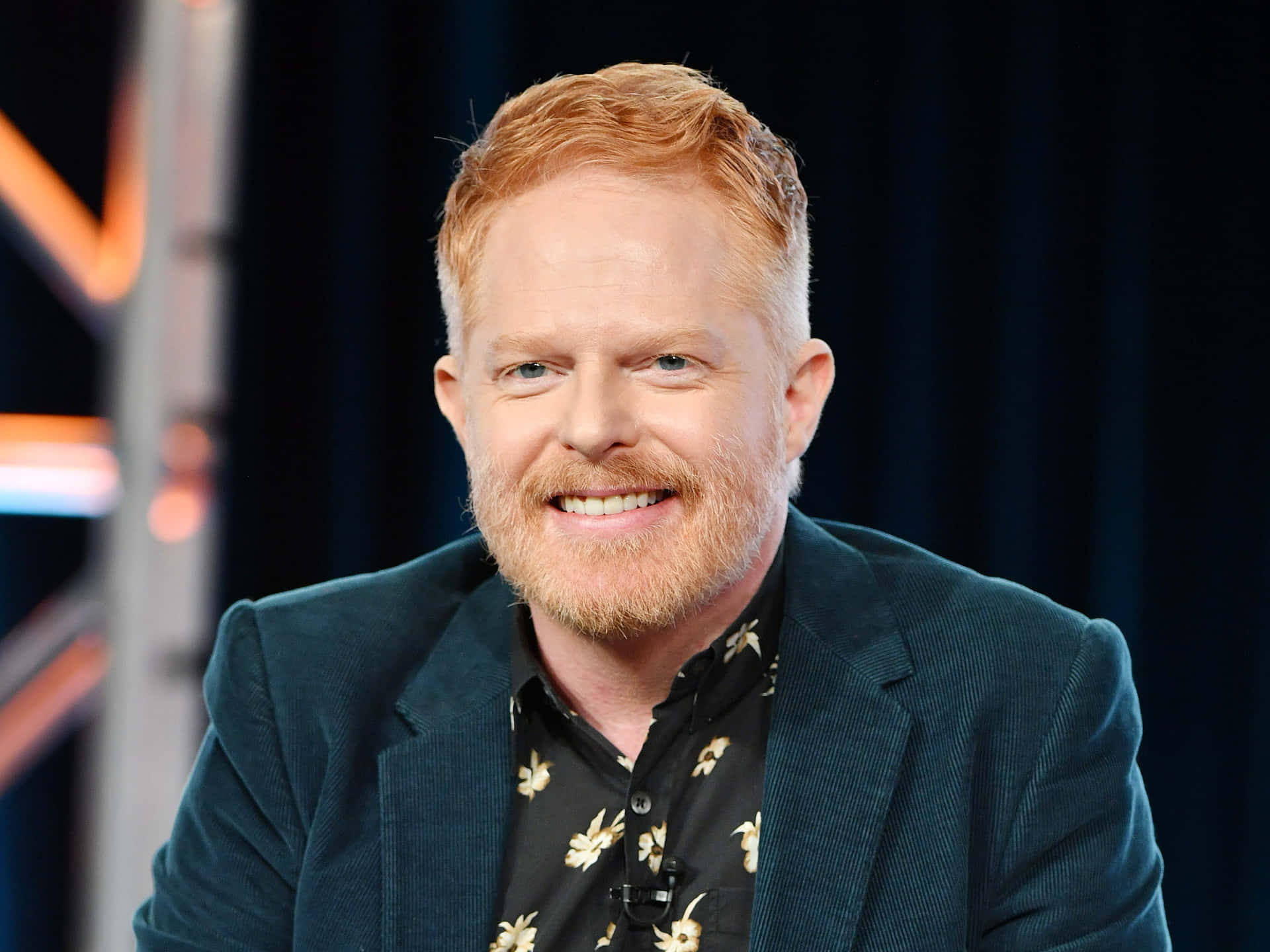 Jesse Tyler Ferguson 2560 X 1920 Background