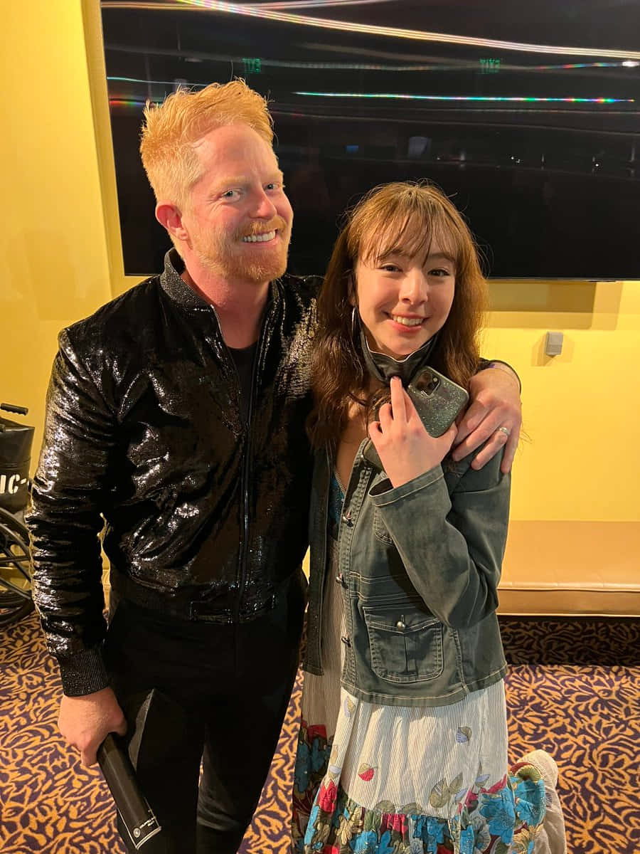 Jesse Tyler Ferguson 900 X 1200 Background