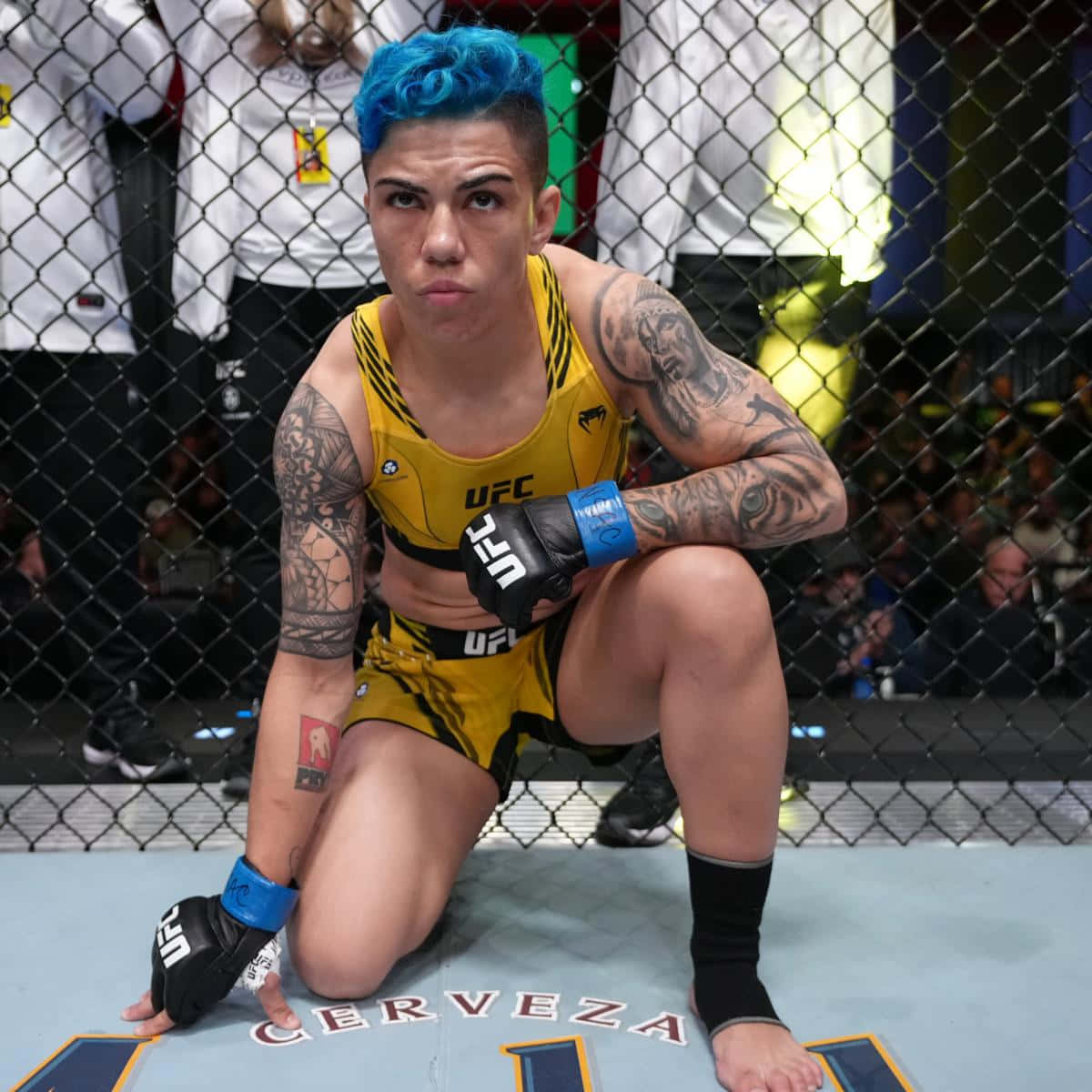 Jéssica Andrade One Leg Kneel