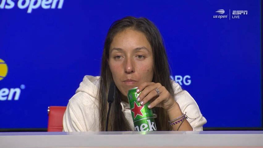 Jessica Pegula Drinking Heineken Background