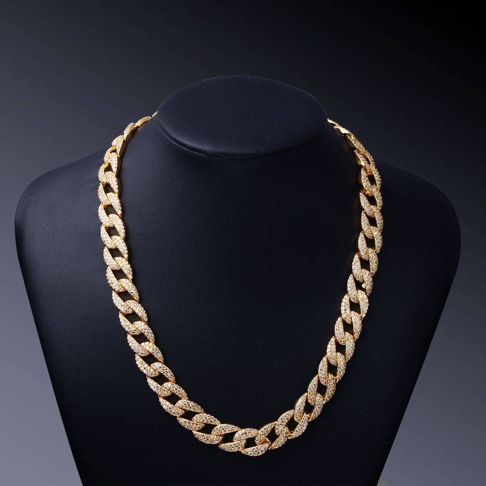 Jewelry Gold Chain With Diamonds Background
