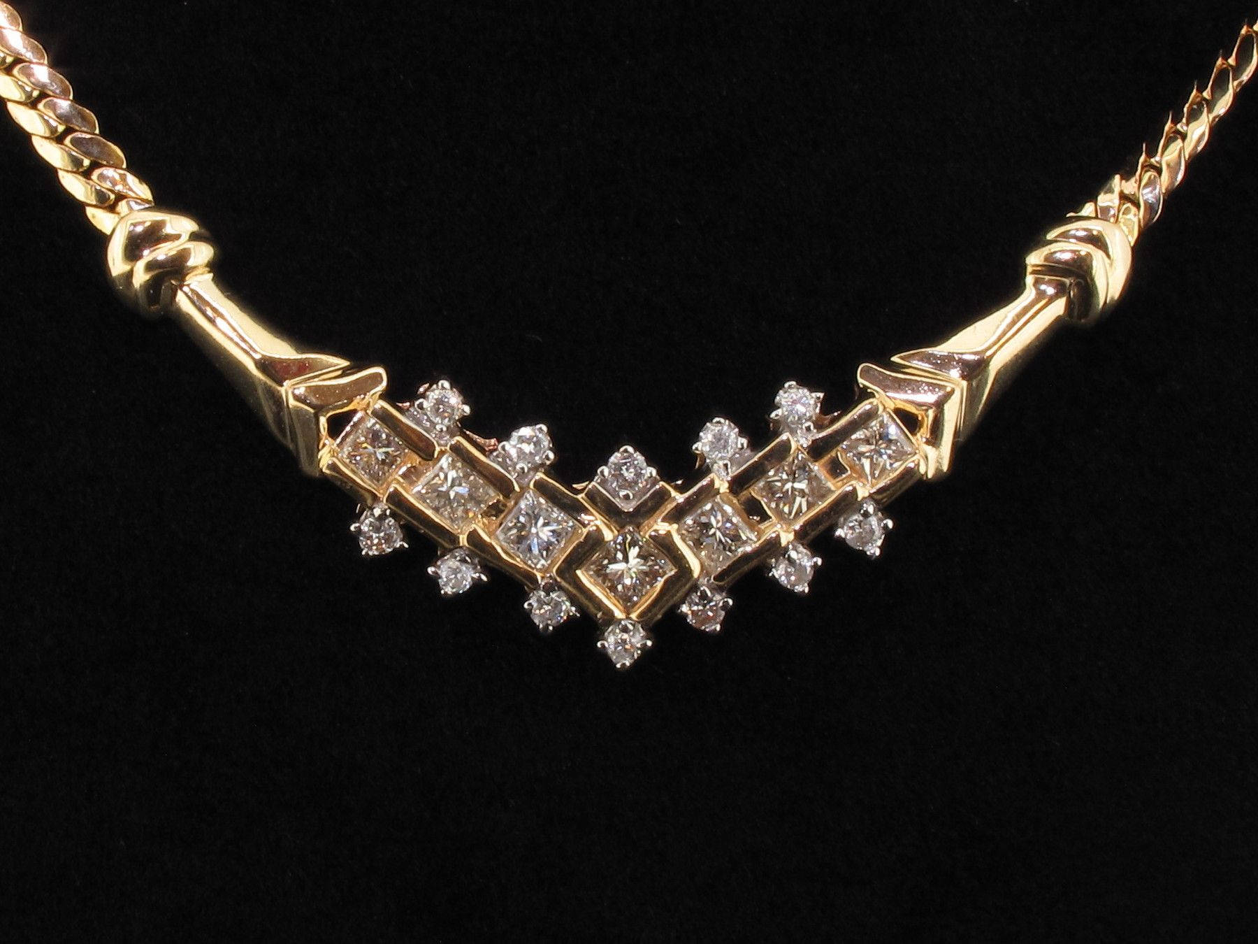 Jewelry Necklace Studded With Diamonds Background