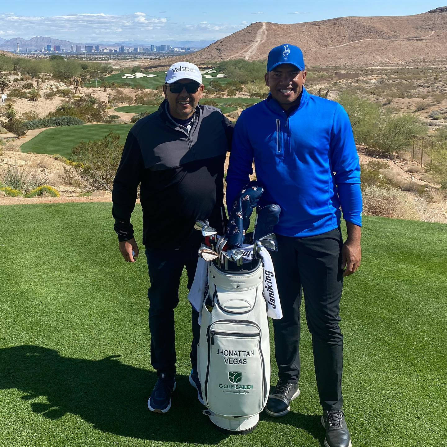 Jhonattan Vegas Posing With A Fan Background