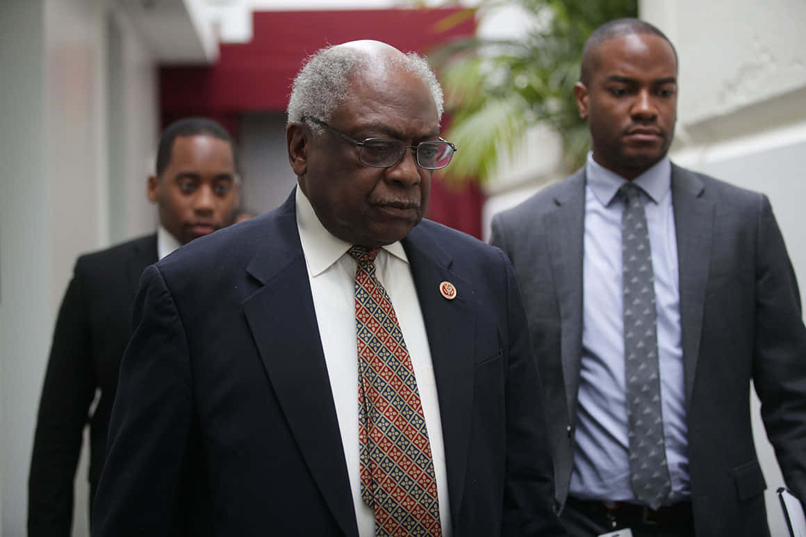 Jim Clyburn Accompanied By Security