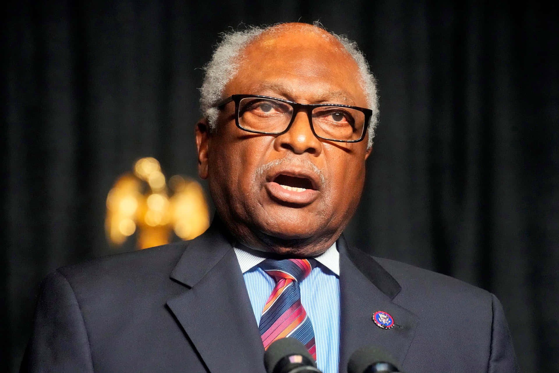Jim Clyburn Giving Speech Background