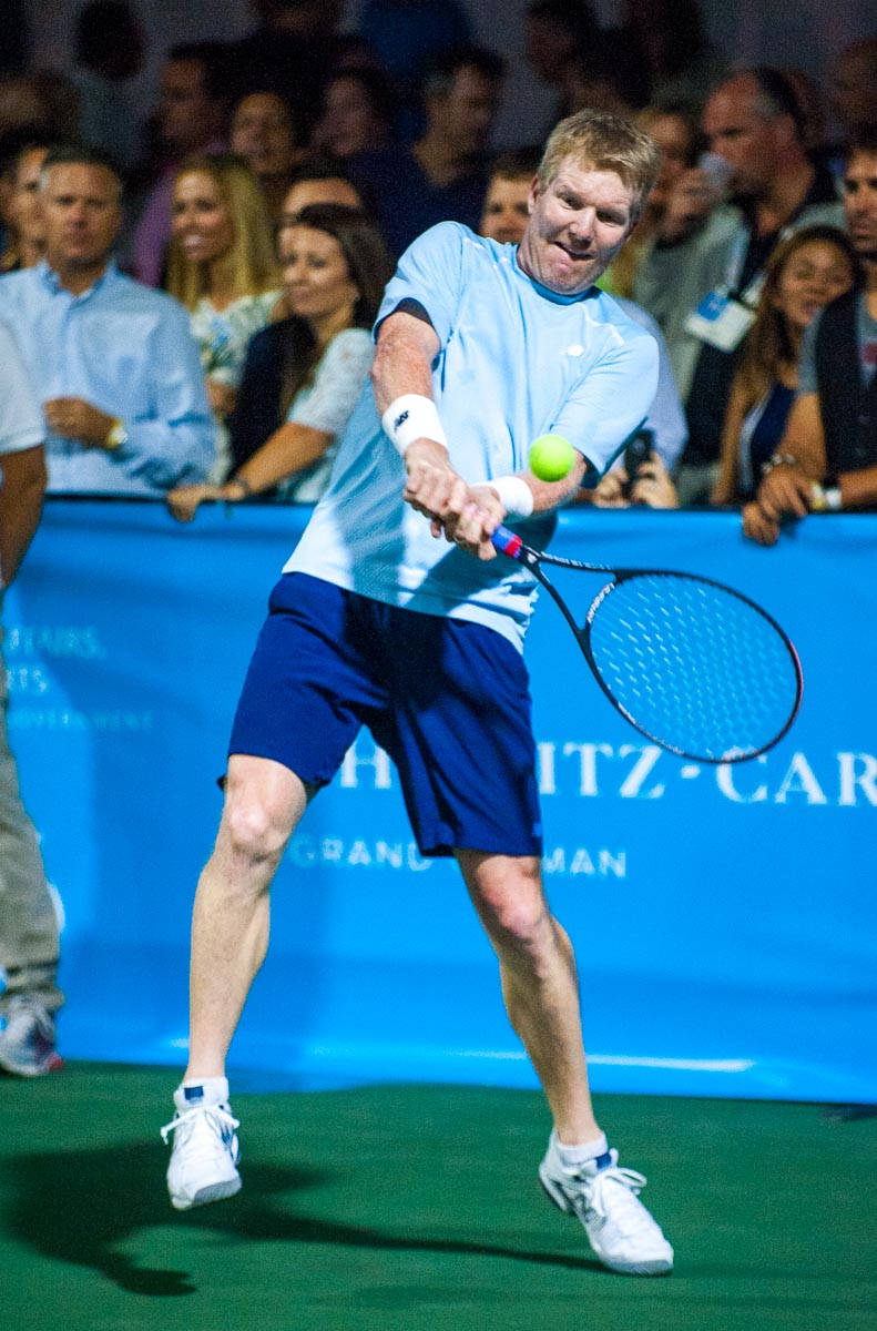 Jim Courier Professional Gameplay Background