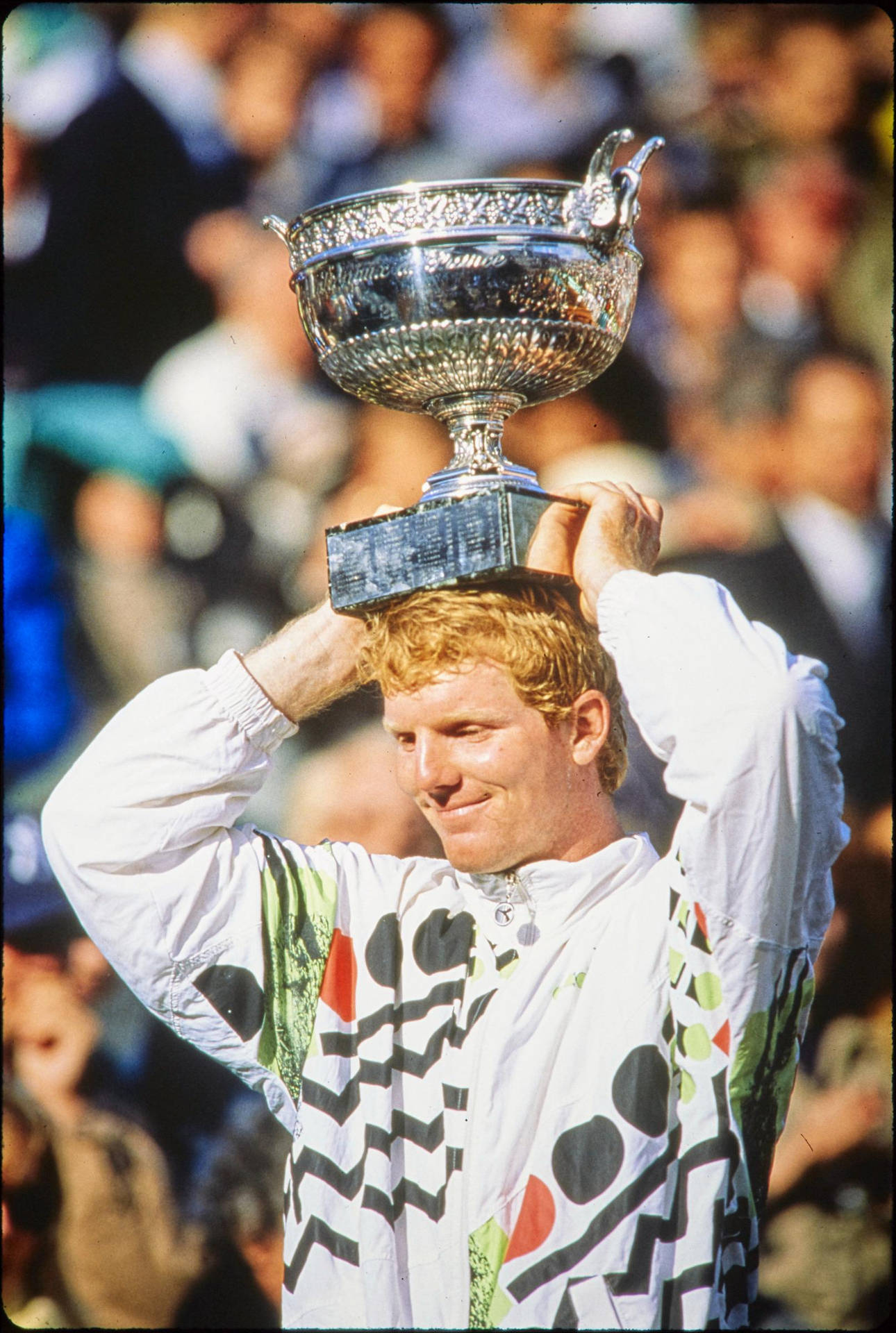 Jim Courier Receiving Award Background