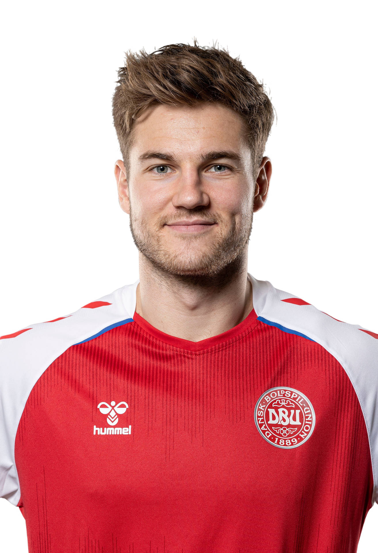 Joachim Andersen Smiling Background