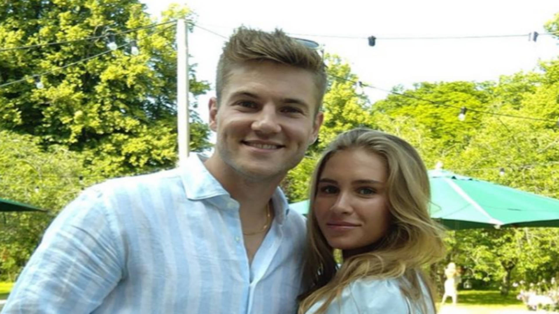 Joachim Andersen Smiling With Girlfriend Background