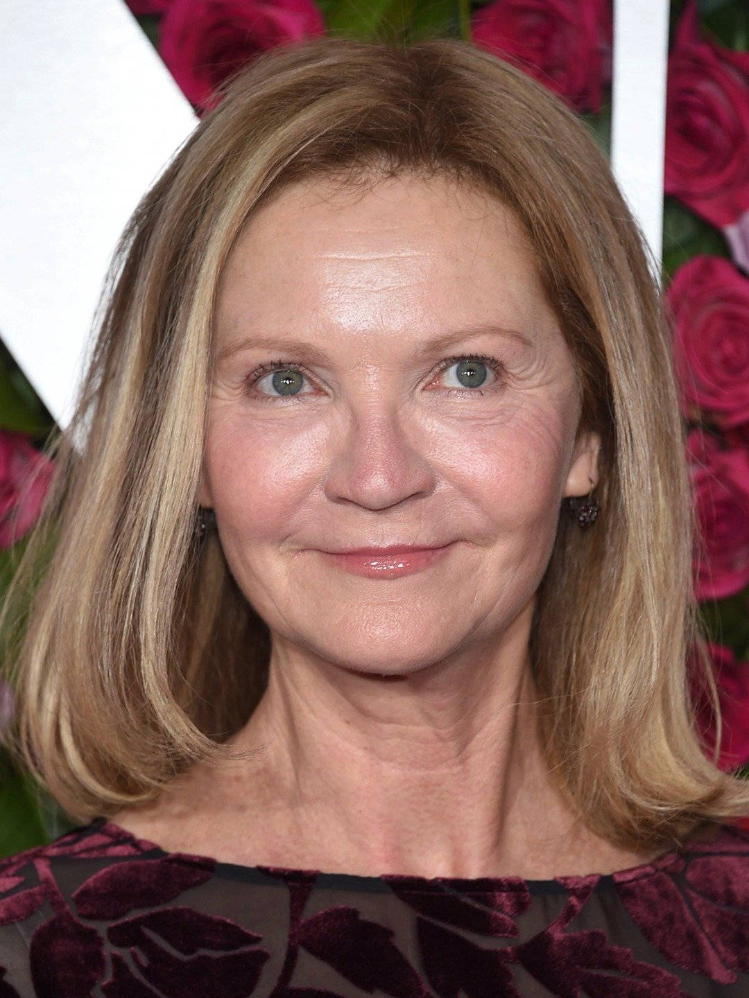 Joan Allen Red Roses Background