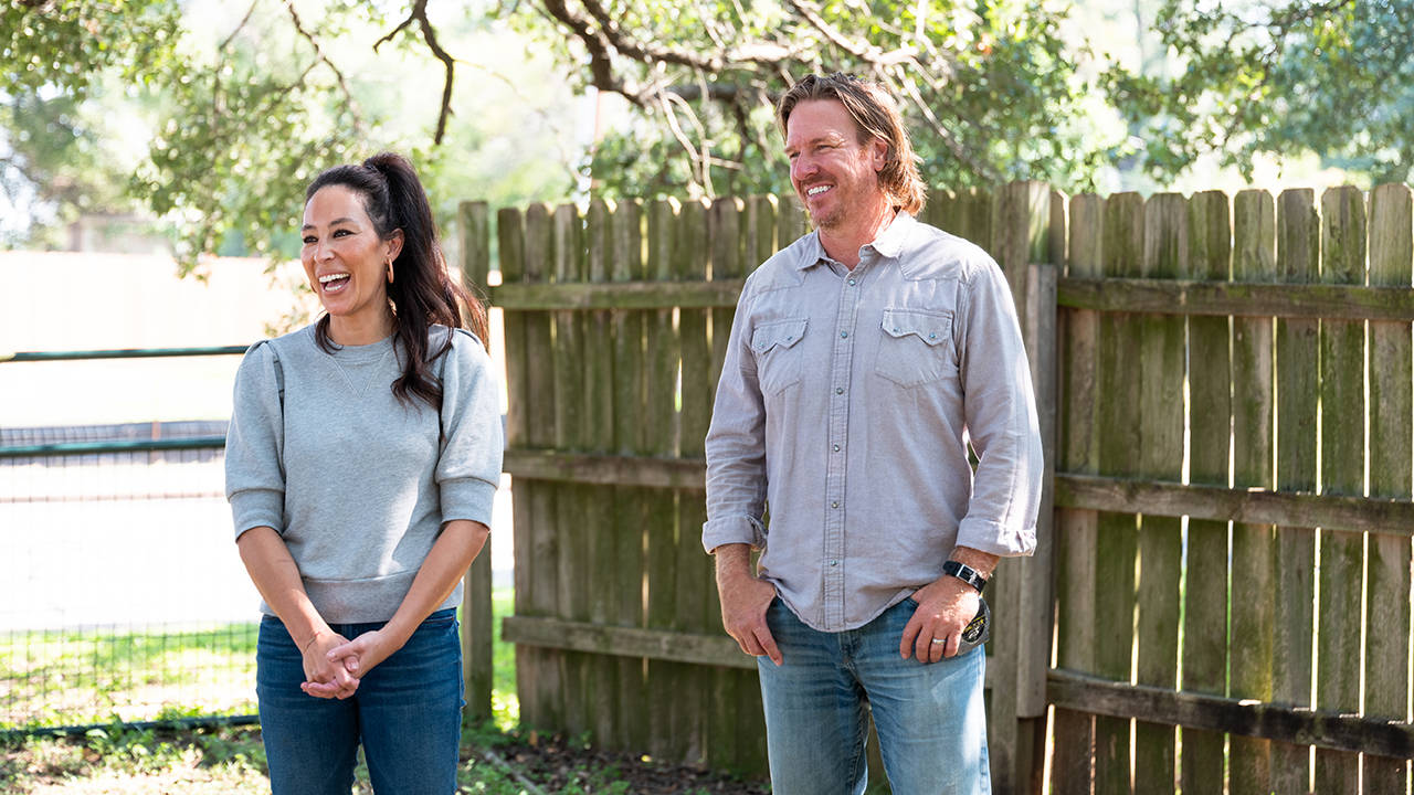 Joanna And Chip Gaines House Backyard Background
