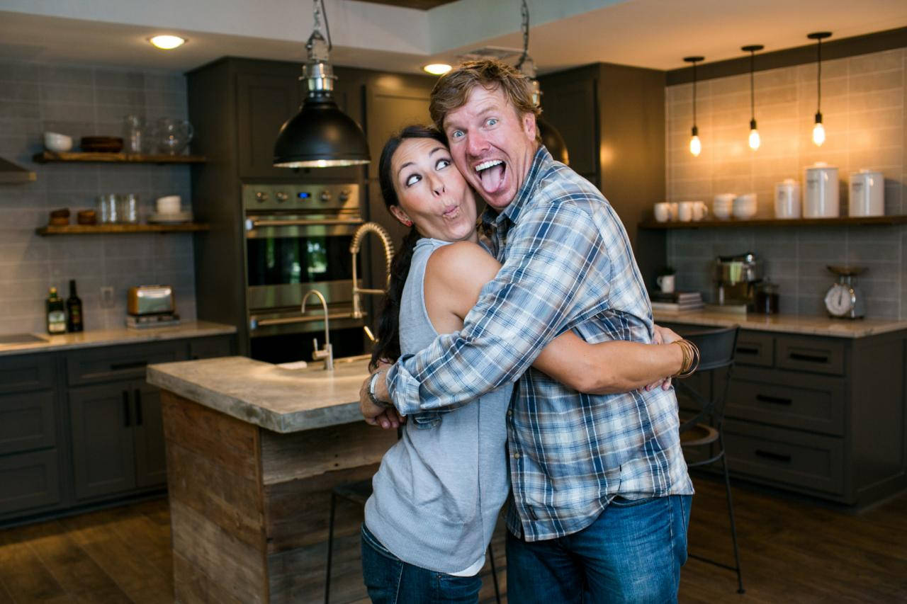 Joanna Gaines And Chip Wacky Background