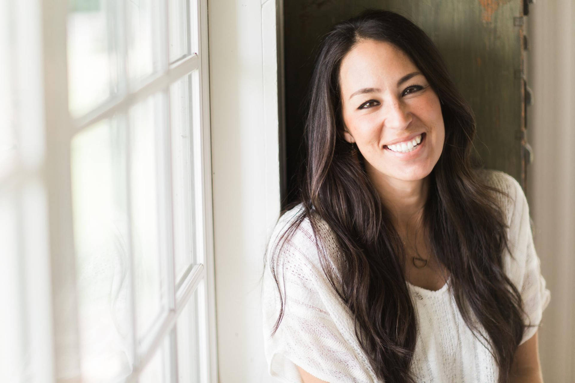 Joanna Gaines Long Hair Background