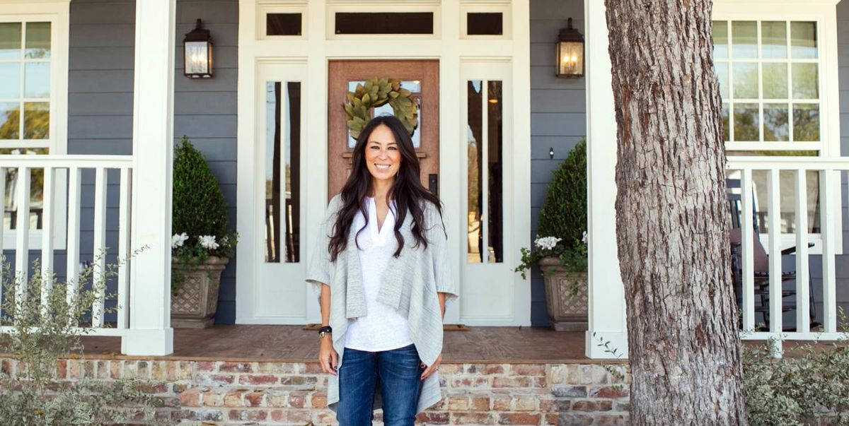 Joanna Gaines Outside Modern Exterior House Background