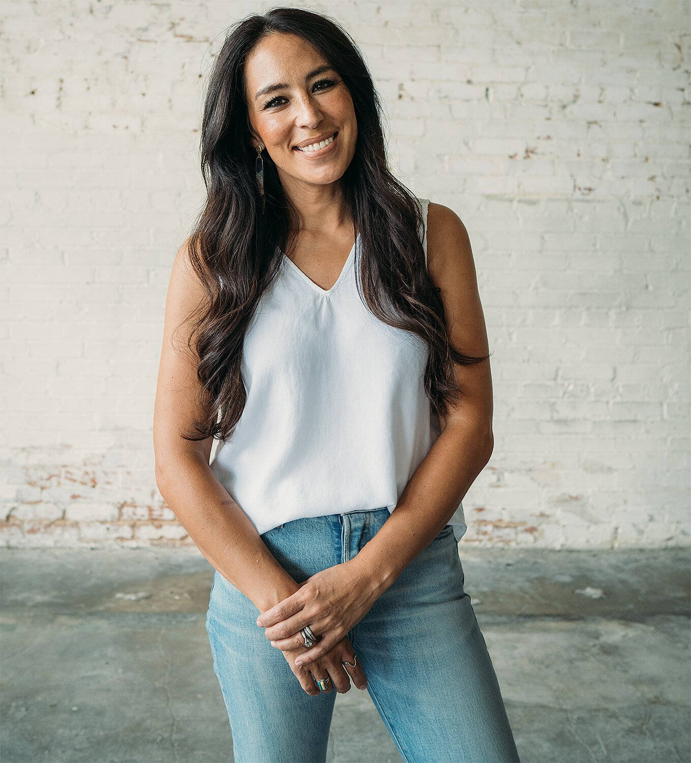 Joanna Gaines Simple Outfit Background