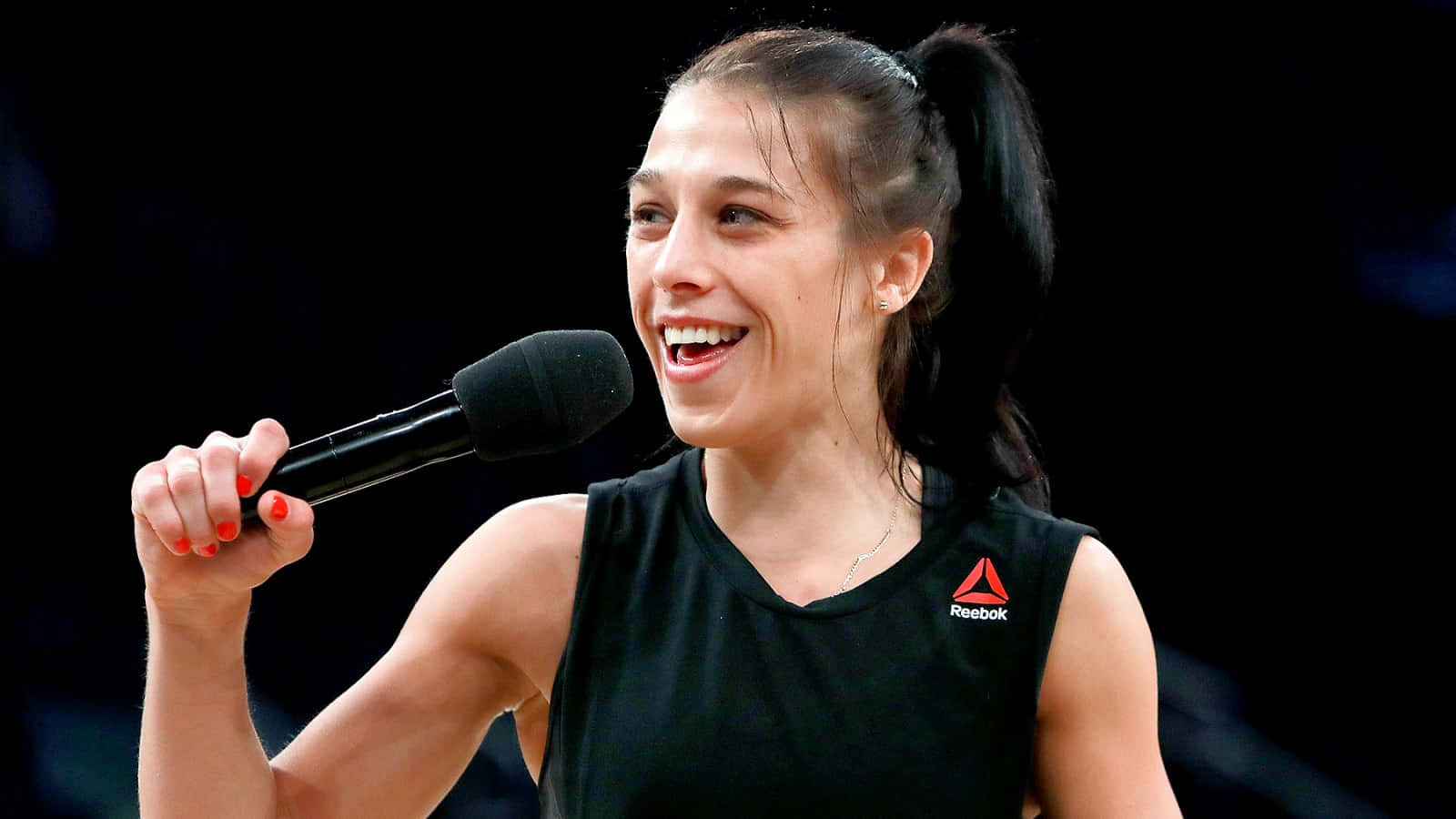 Joanna Jedrzejczyk - Speaking To Her Fans Background