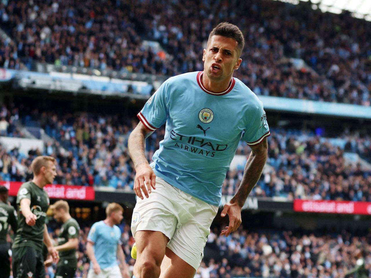 Joao Cancelo Sideways