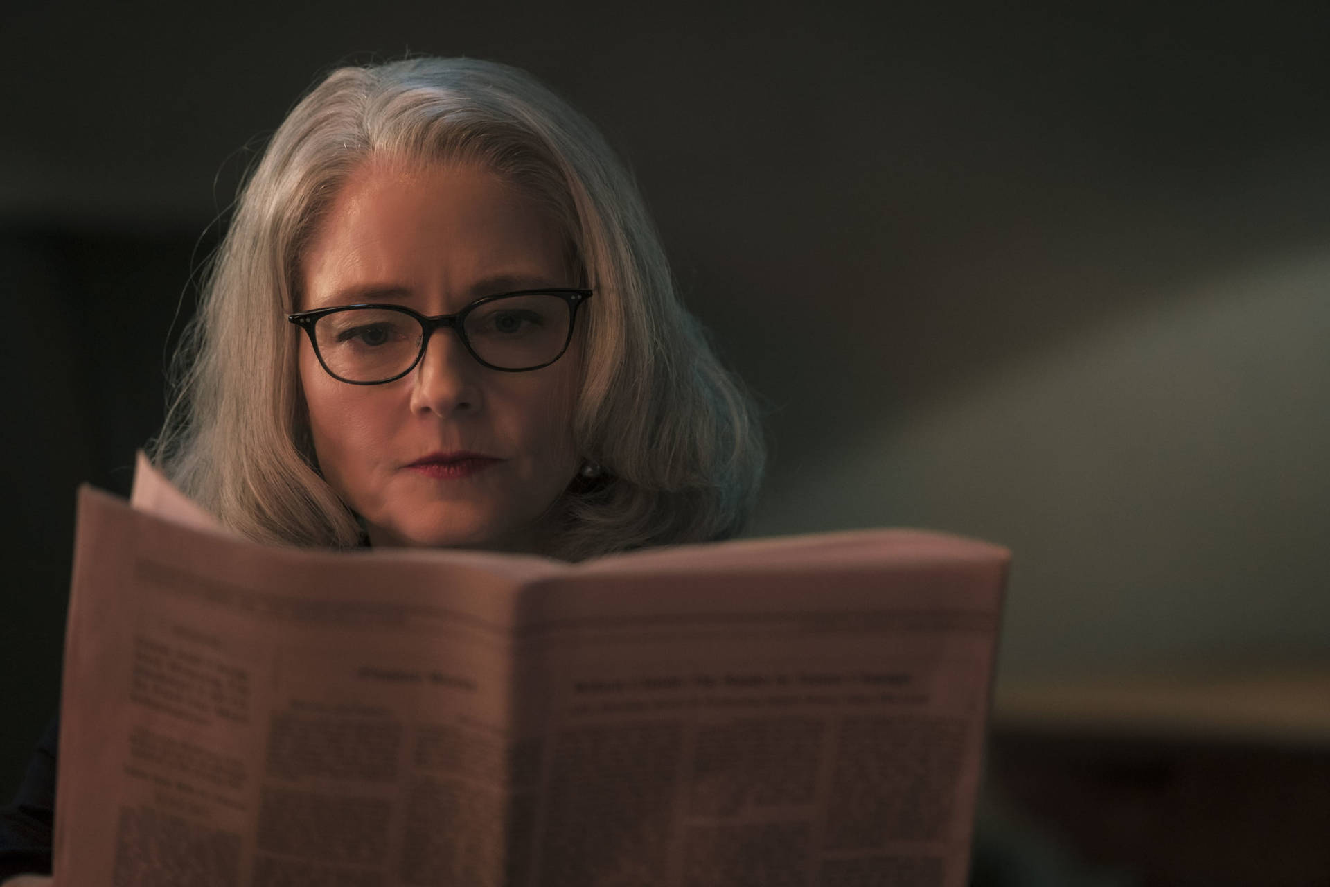 Jodie Foster Reading A Book