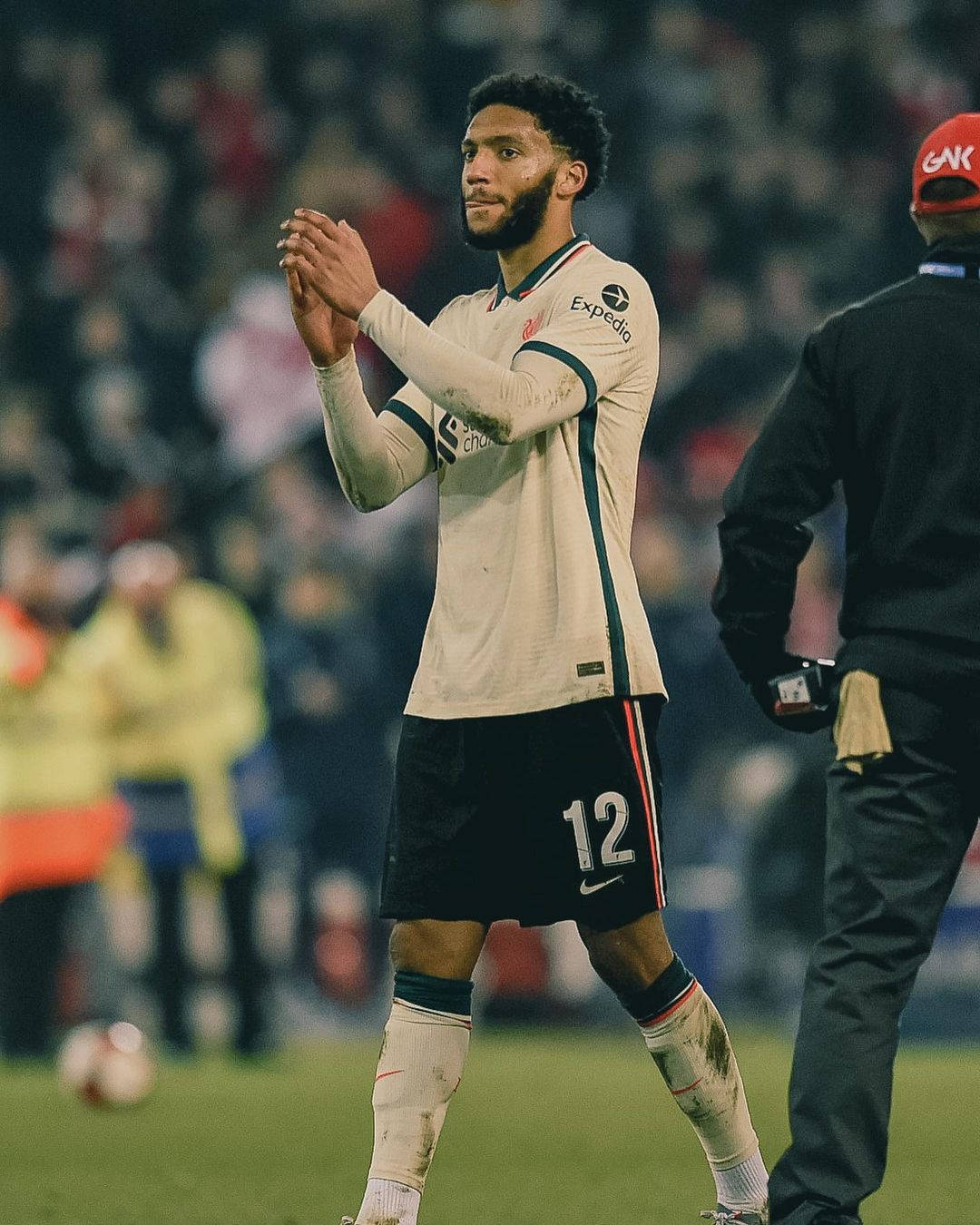 Joe Gomez Clapping Full Body