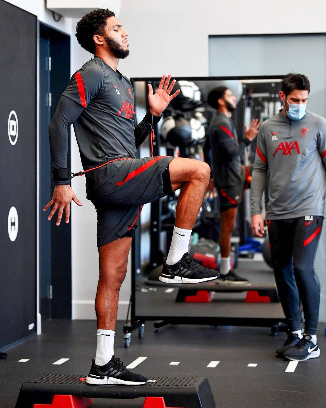 Joe Gomez Training For Liverpool Fc Background