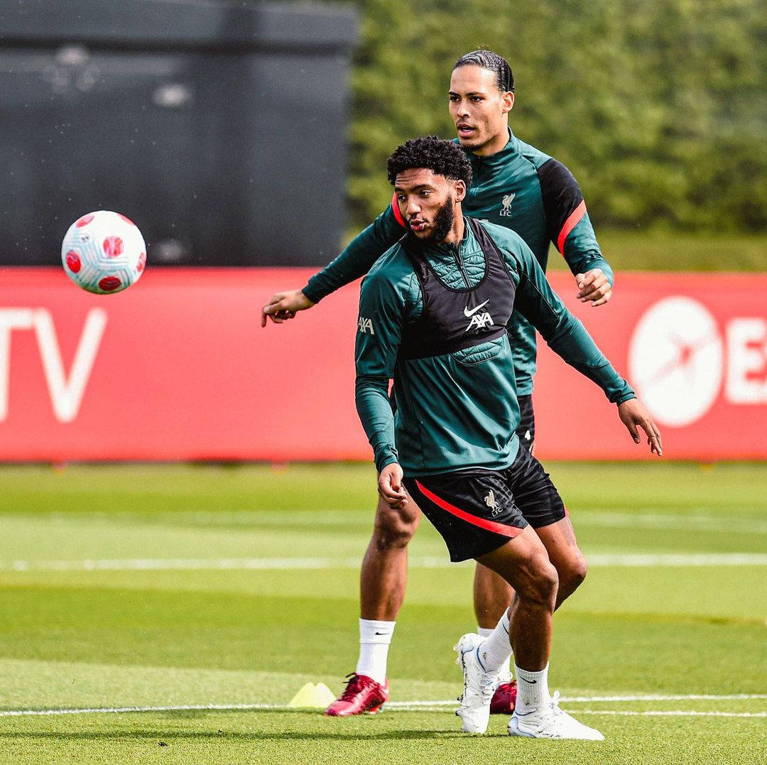 Joe Gomez Training On The Field Background