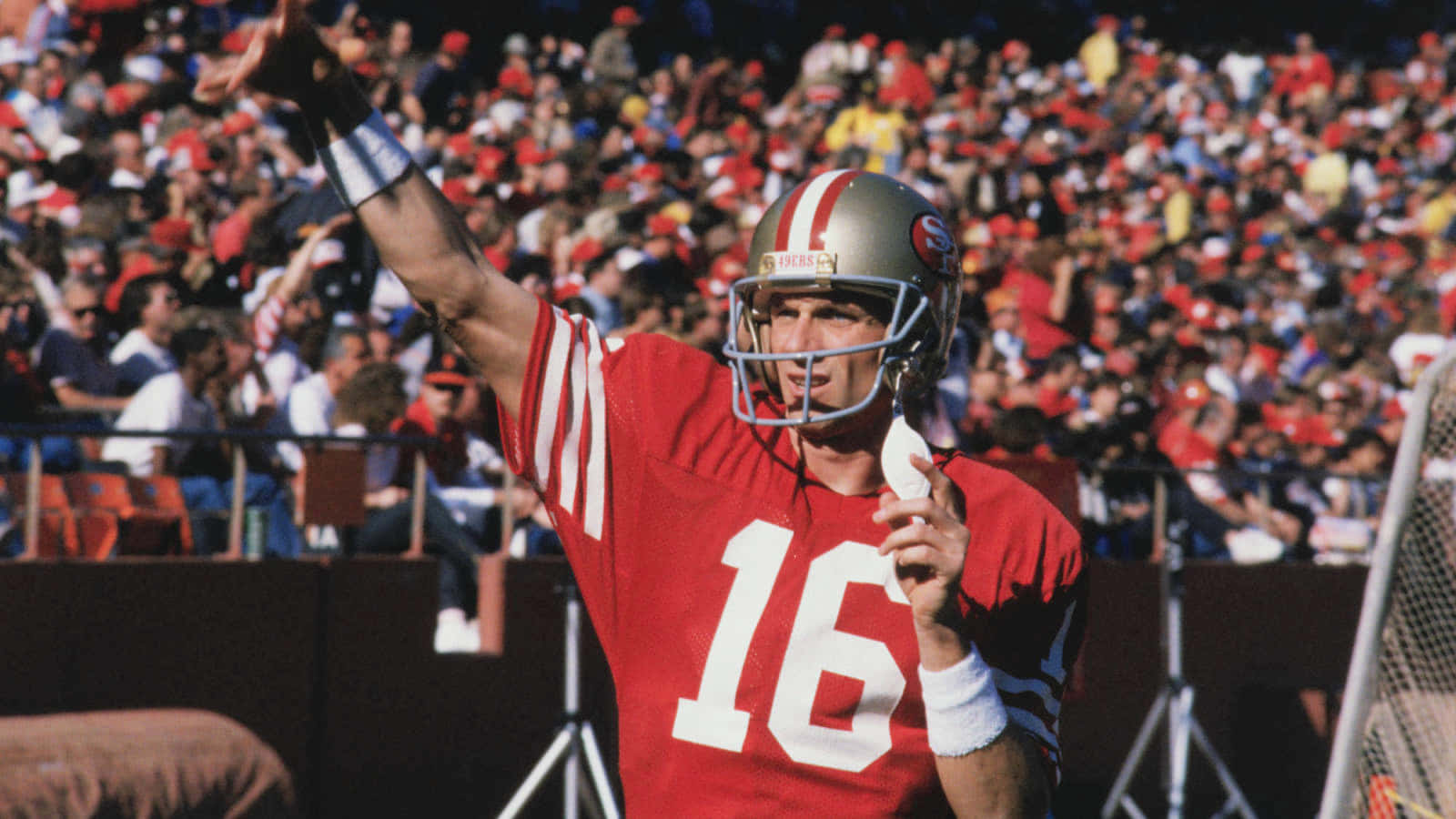 Joe Montana, 4-time Super Bowl Champion Quarterback Background