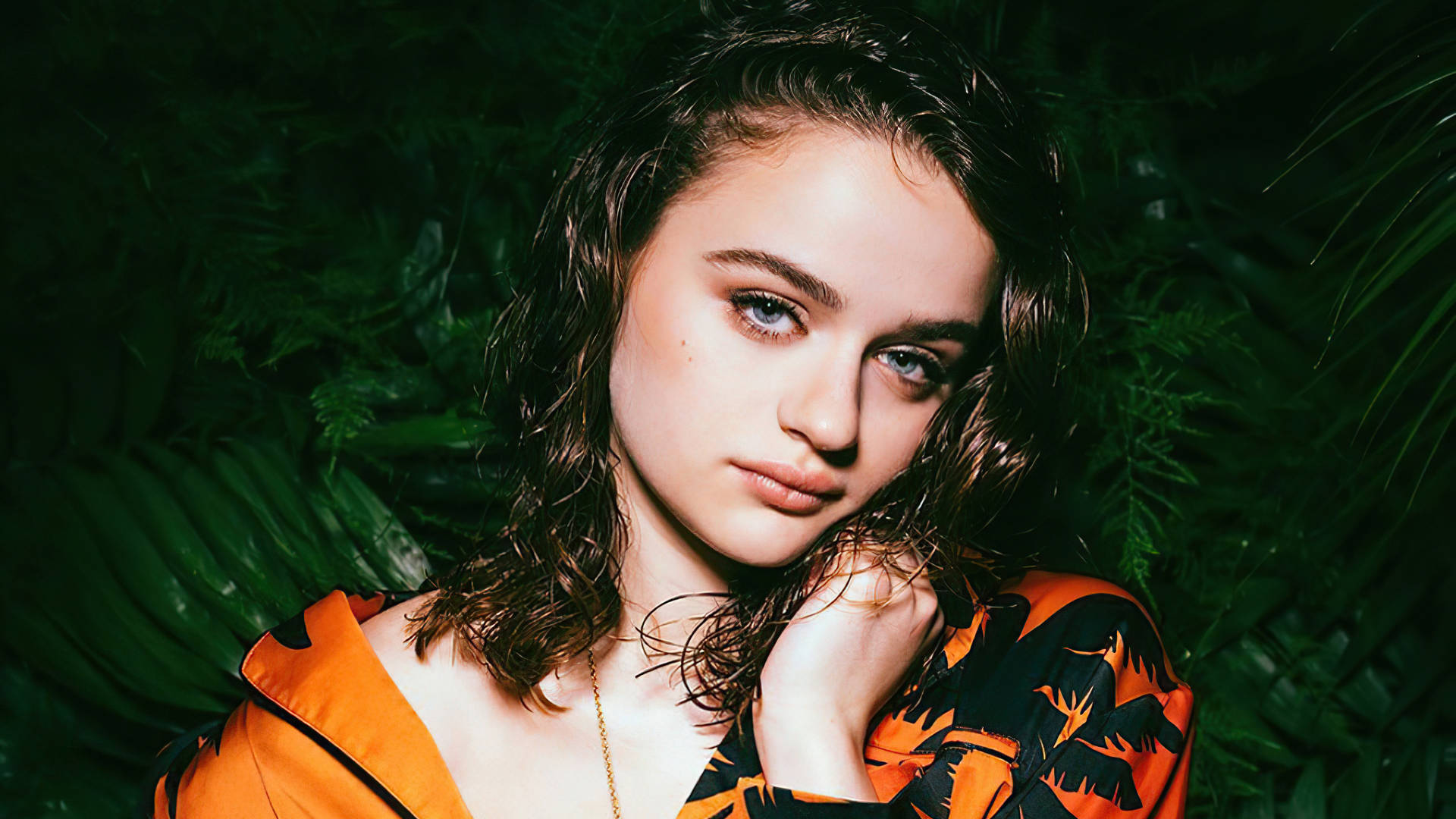 Joey King Bello Mag Background