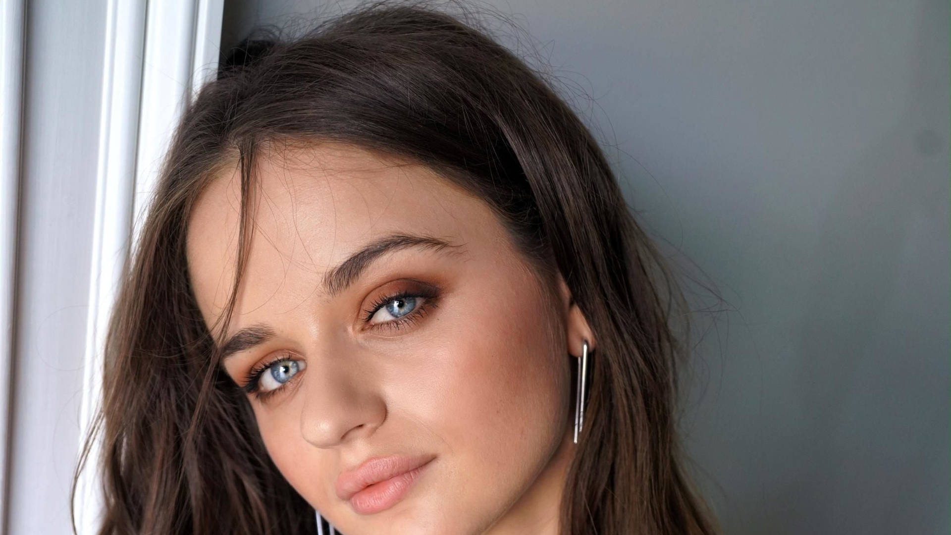 Joey King Cropped Portrait Background