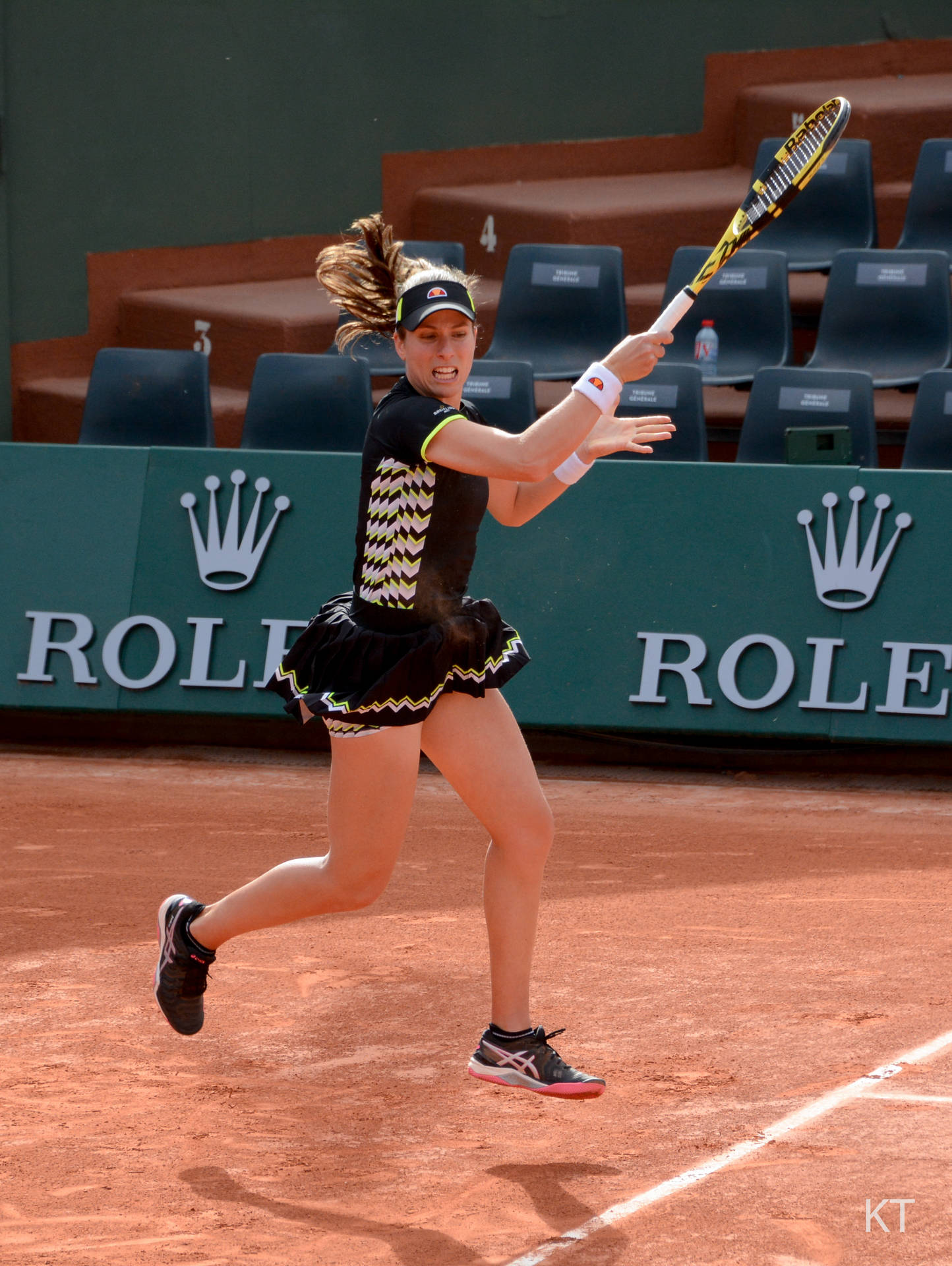 Johanna Konta Celebrates With A Leap Background