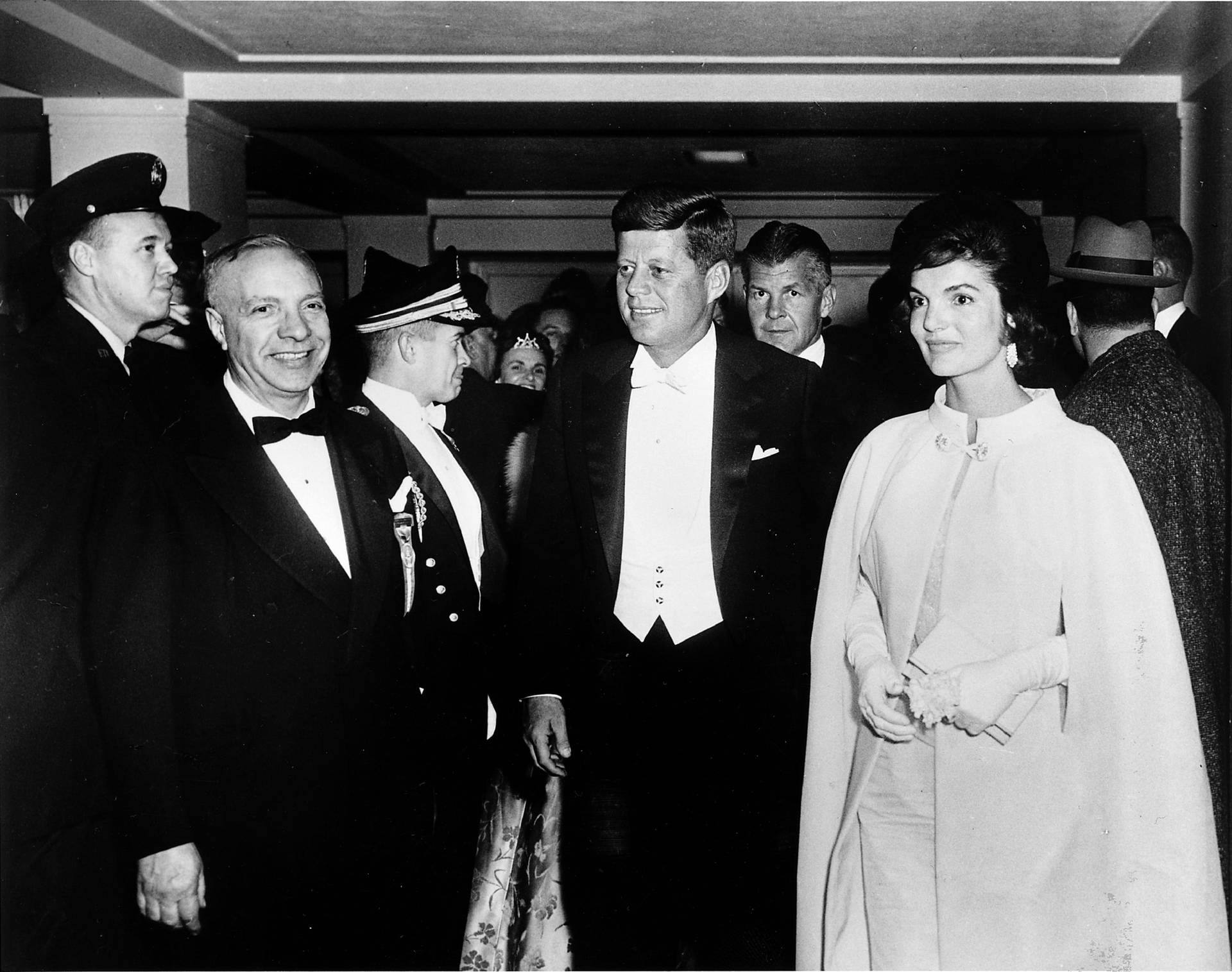 John F. Kennedy Wife Jacquelyn Background