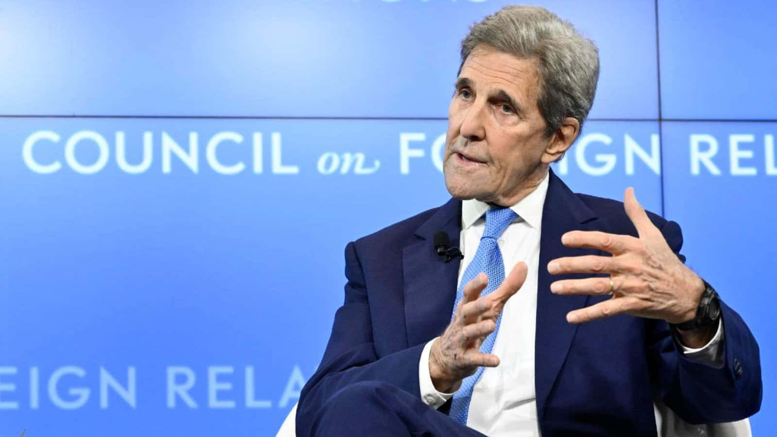 John Kerry Speaking At A Council On Foreign Relations Event Background