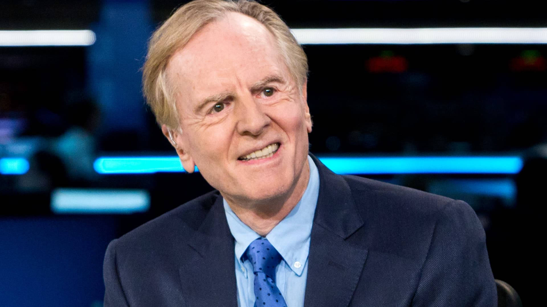 John Sculley Wearing A Dark Suit Background