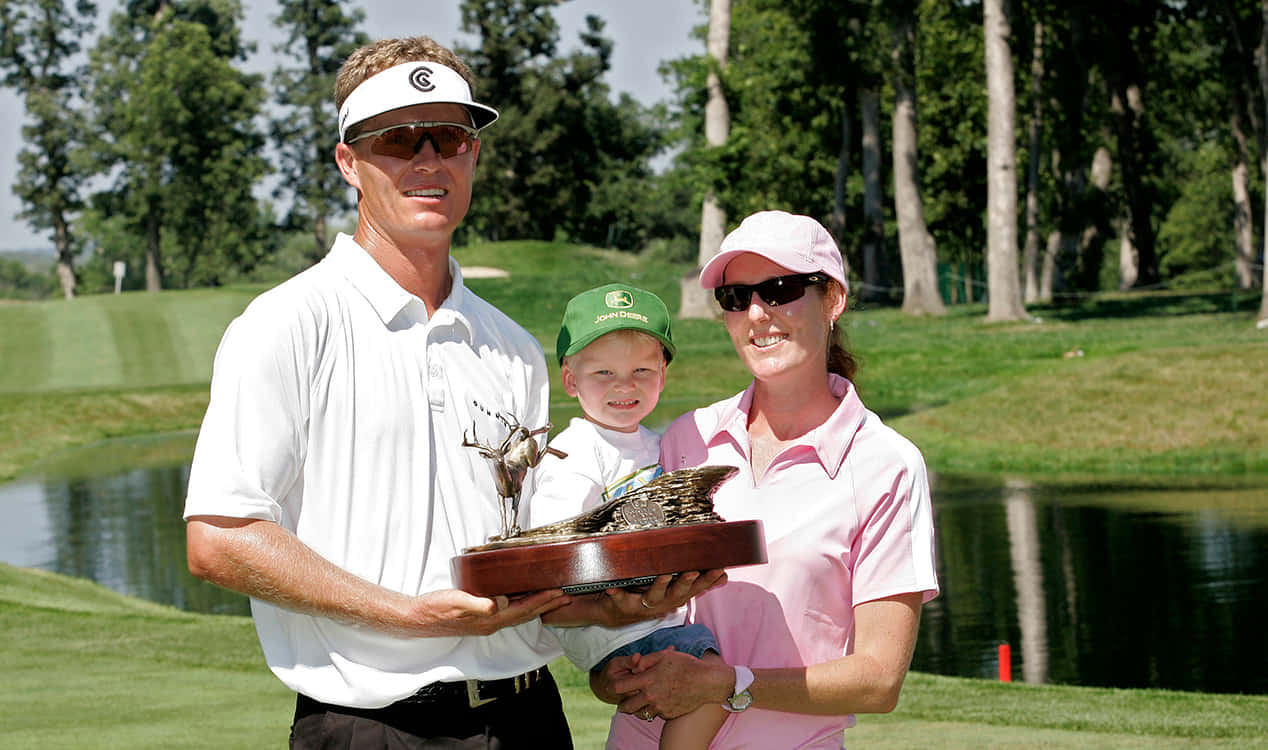 John Senden And Family Golf Course Background