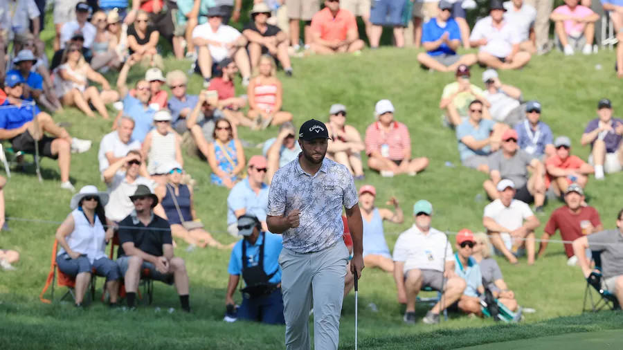 Jon Rahm With The Audience Background