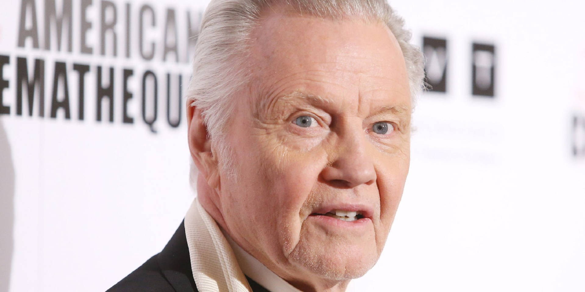 Jon Voight In Closeup Background