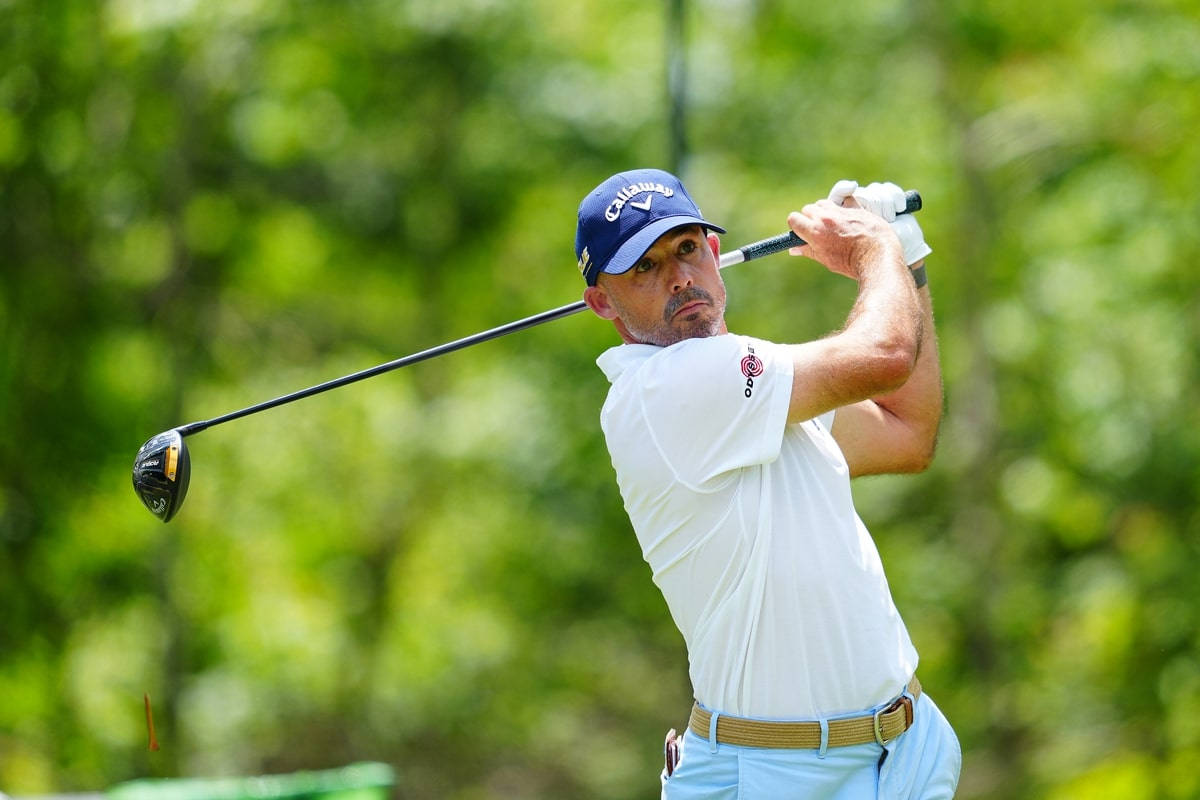 Jonathan Byrd In Leafy Golf Course Background