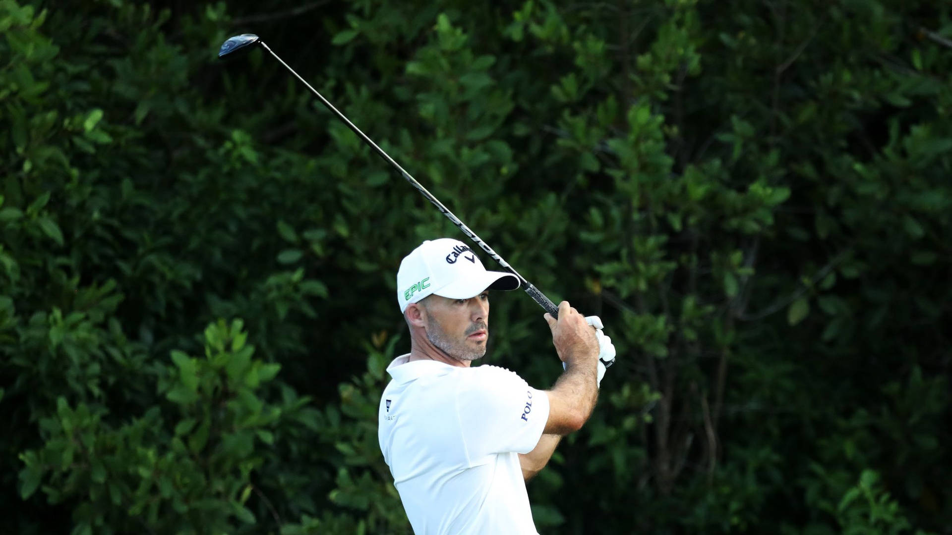 Jonathan Byrd With Golf Club Background