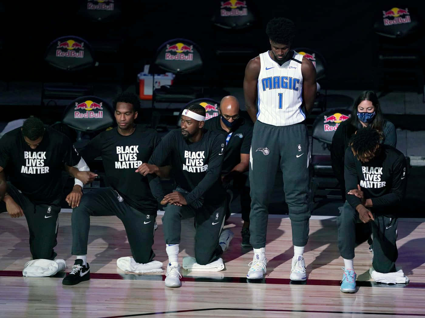 Jonathan Isaac Bowing Head Background